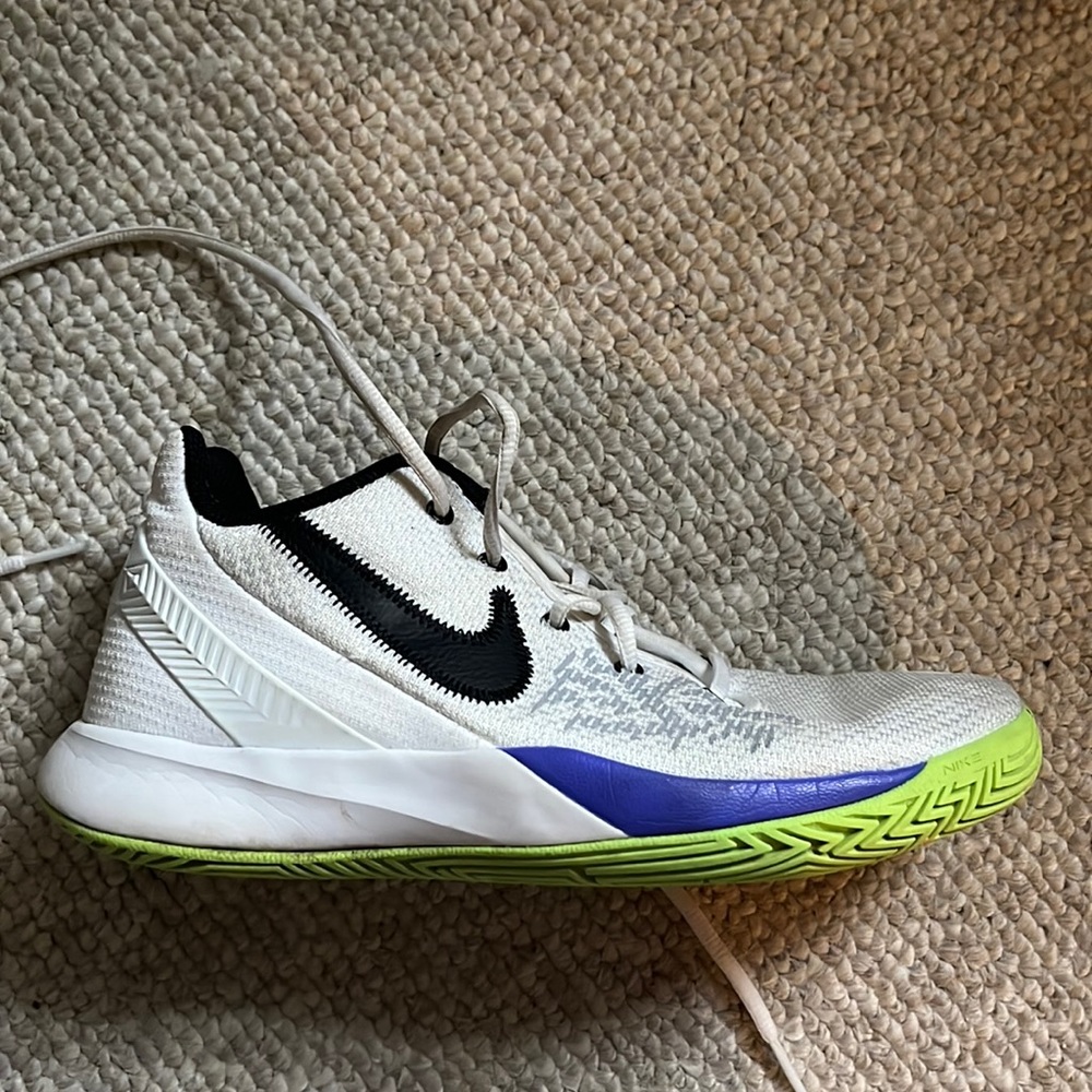 Kyrie flytrap 2 sneakers white green purple